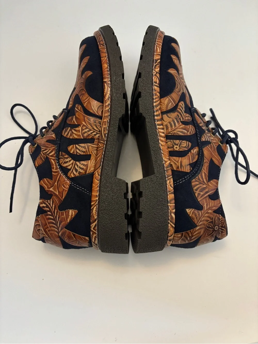 L'ATISTE Navy Blue and Brown Floral Leather Lace-Up Flats 7.5